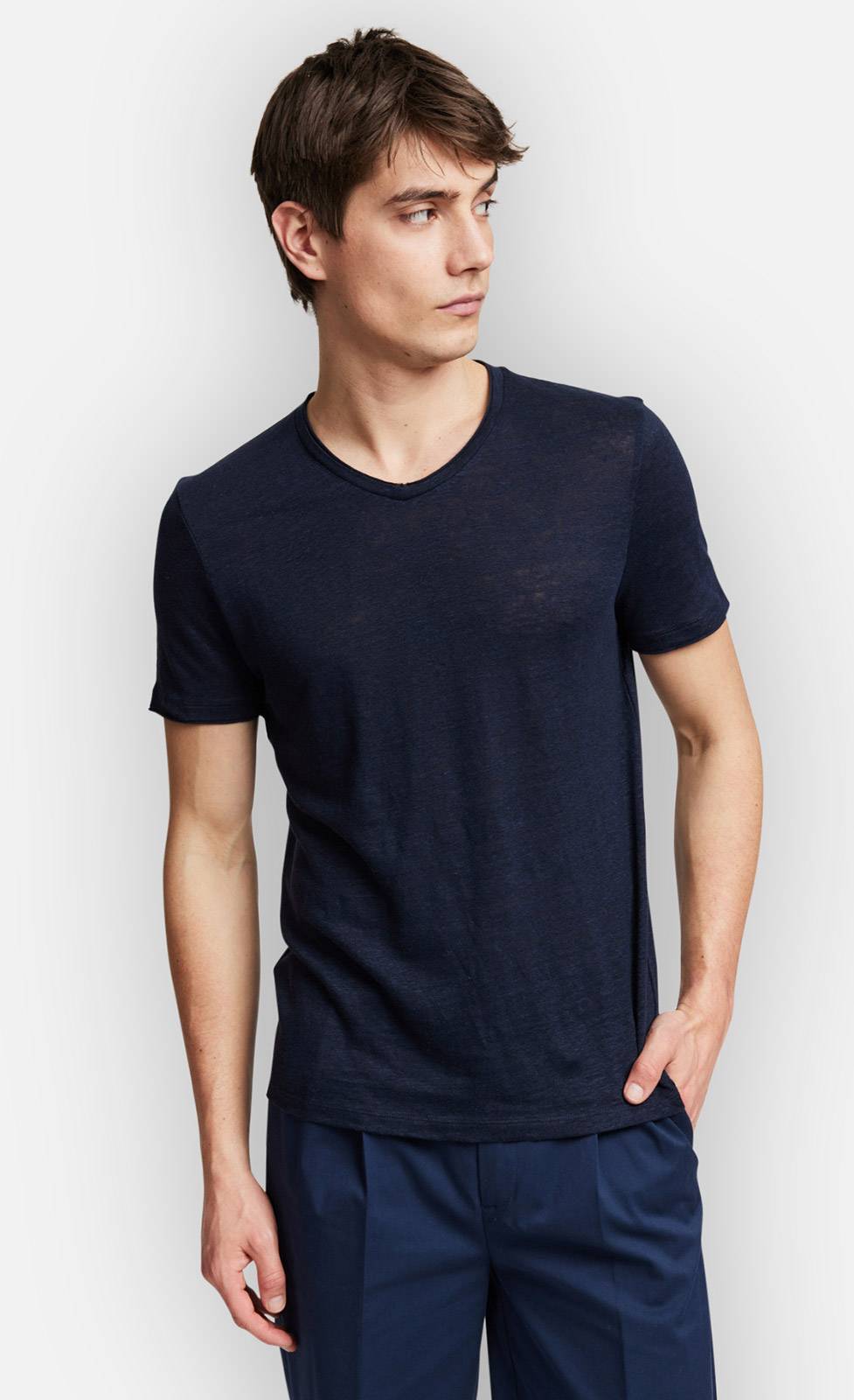 Kiefermann Flynn Leinen-T-Shirt mit V-Ausschnitt Neueste Mode