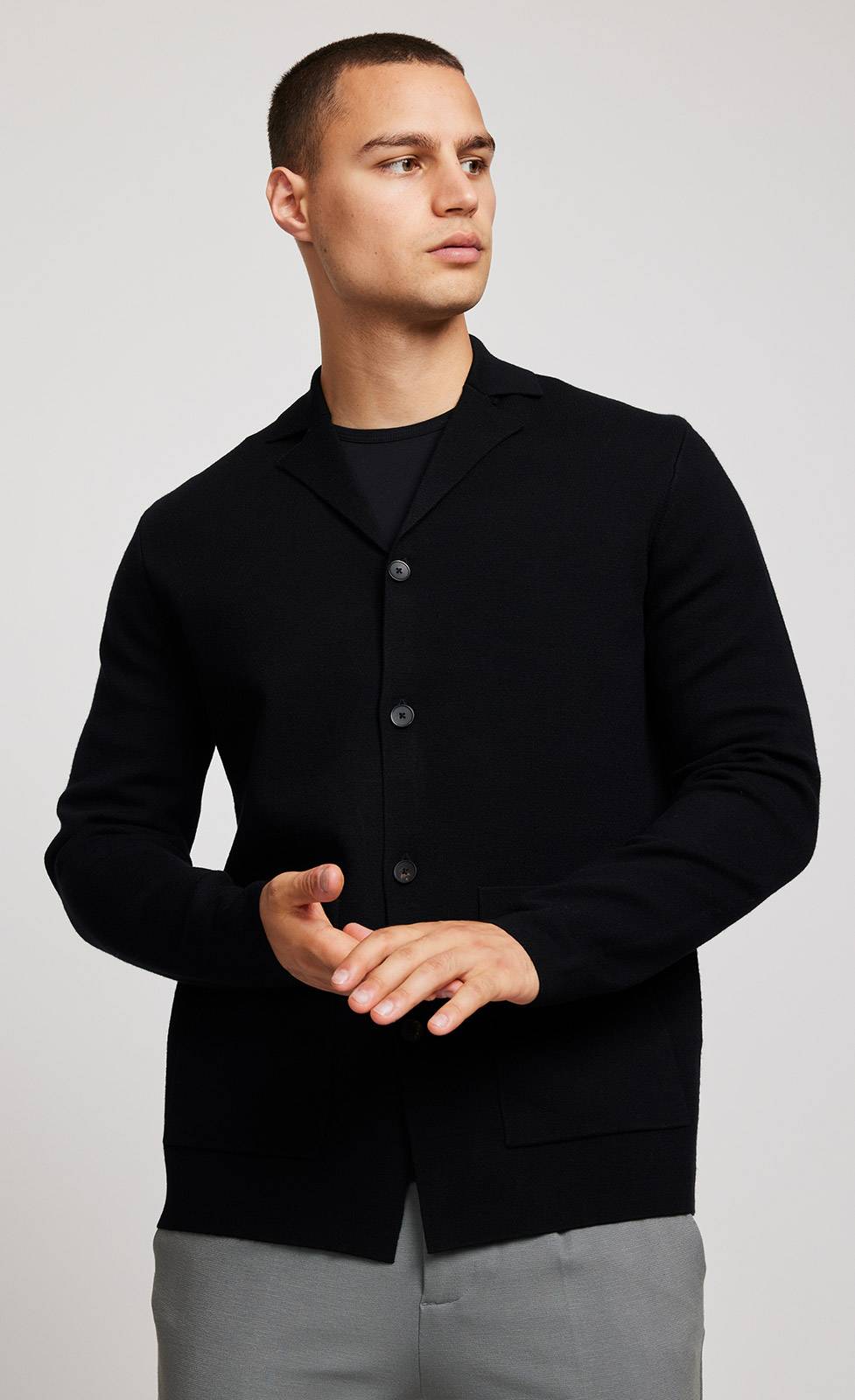 Kiefermann Danco Geknöpfte Strickjacke mit Taschen Kauf eins, bekomm eins gratis