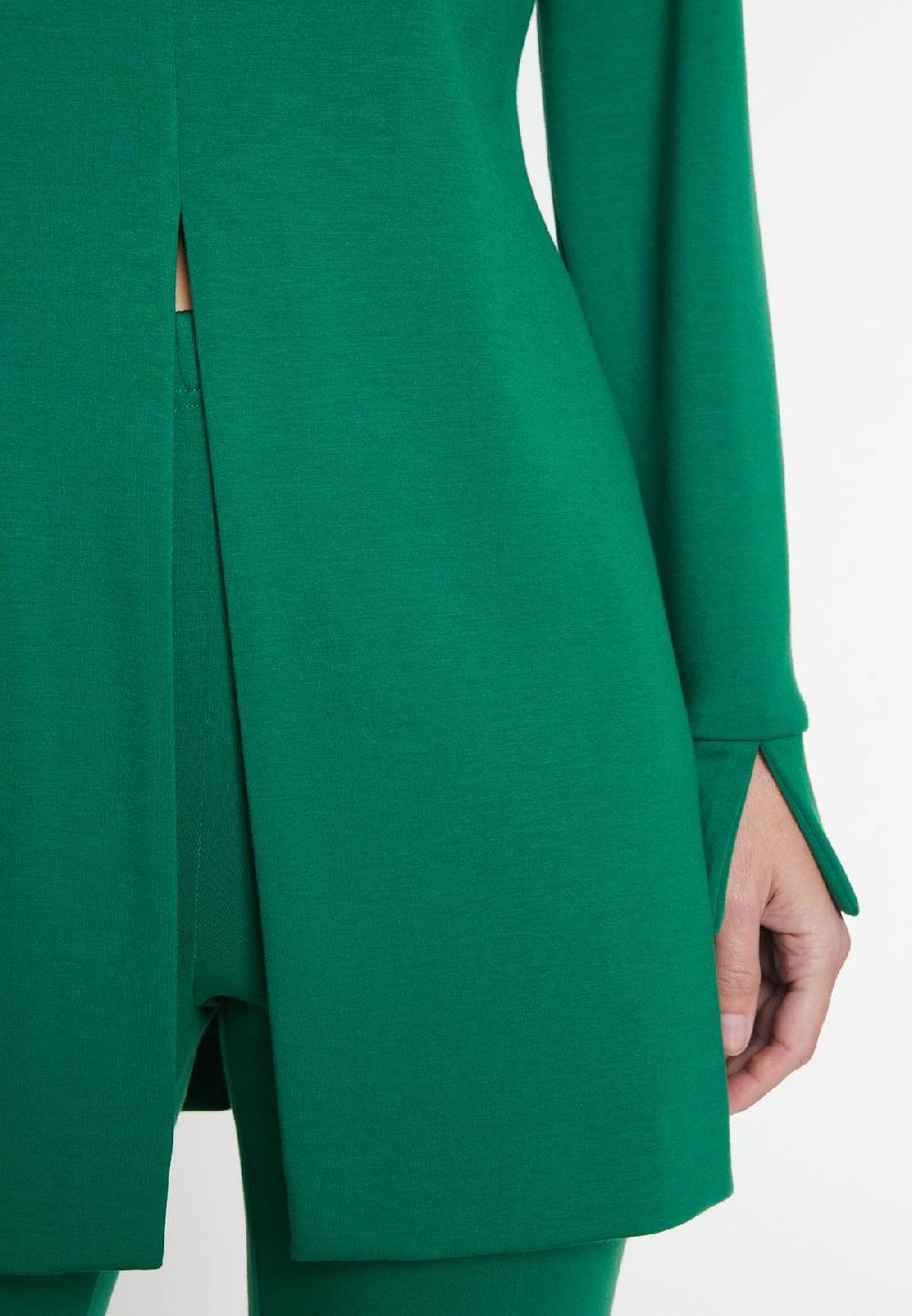 Ana Alcazar Longtop Menka Nur noch ein Tag übrig