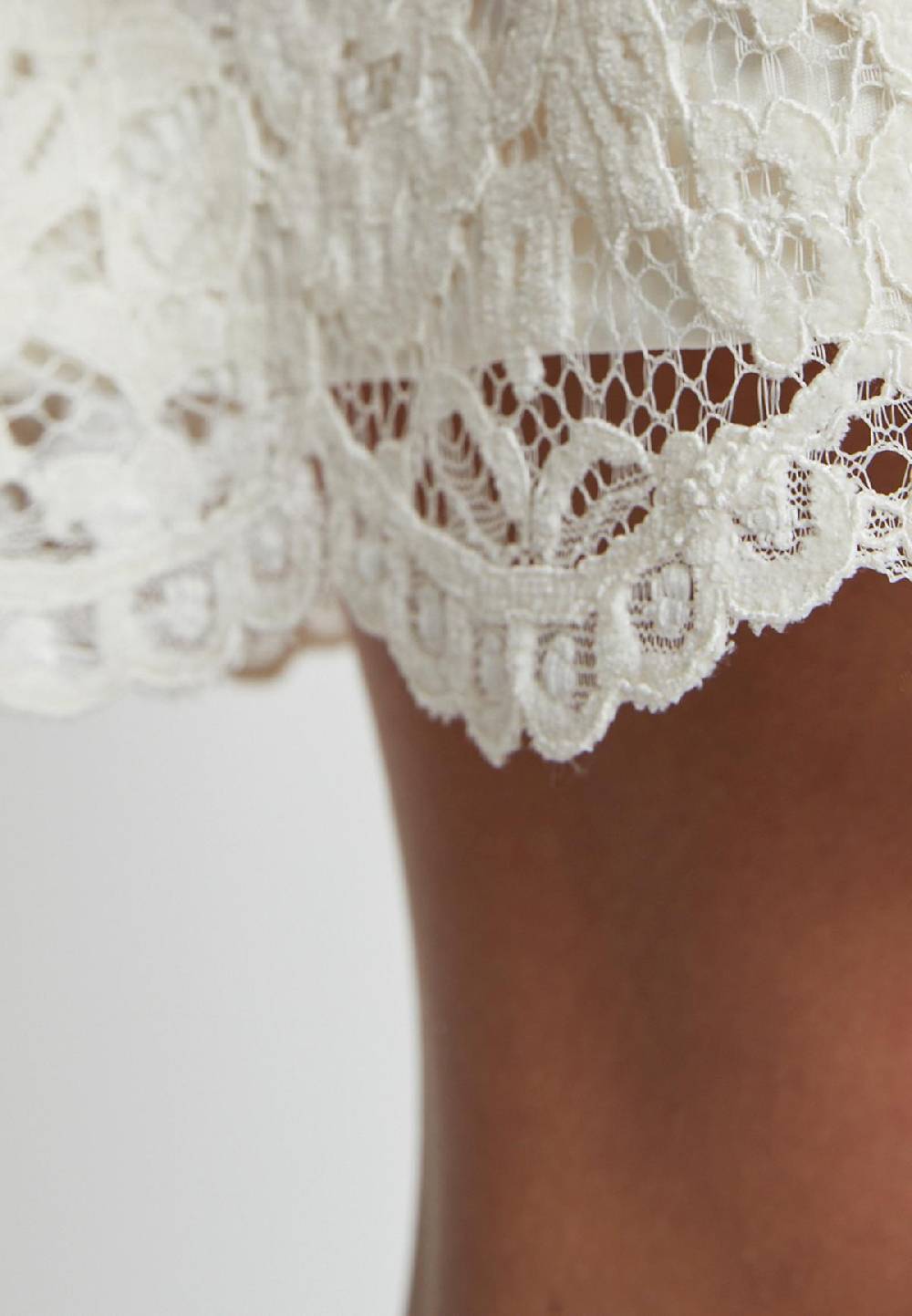 Ana Alcazar Spitzenkleid Sahena JETZT KAUFEN