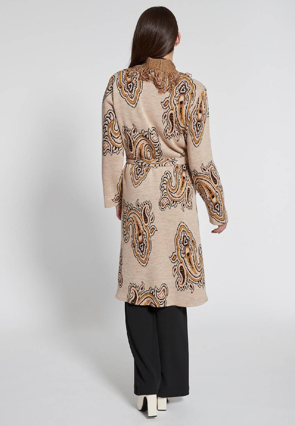 Ana Alcazar Strickmantel Haberil 2025