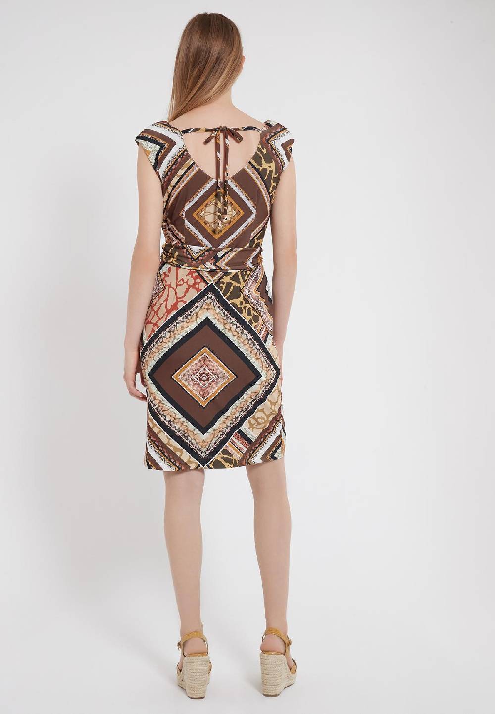 Ana Alcazar Gürtel Kleid Zinos Letzter Tag