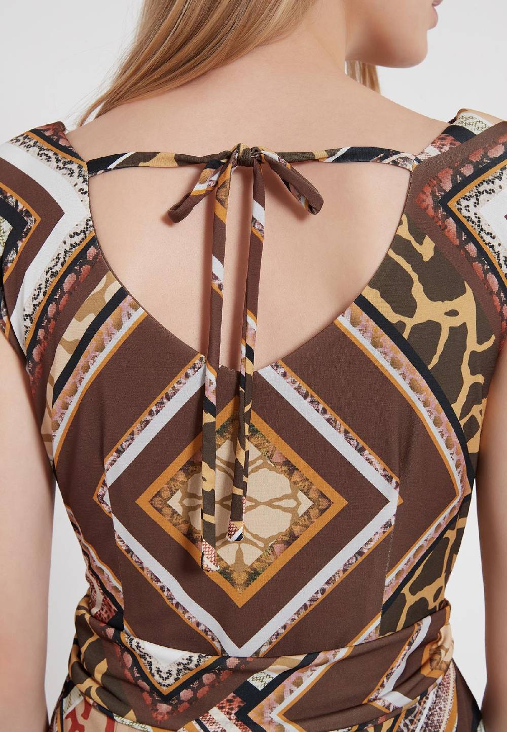 Ana Alcazar Gürtel Kleid Zinos Letzter Tag
