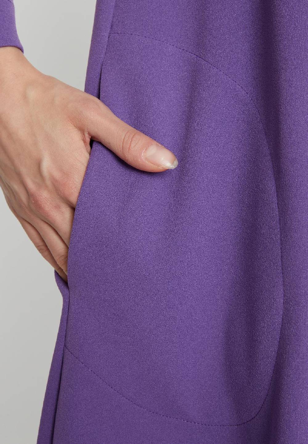 Ana Alcazar Cut Out Kleid Okara Nur für heute