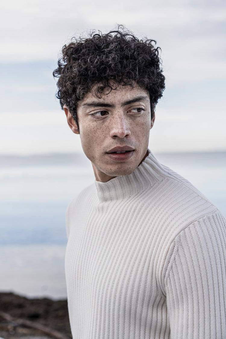 Phil Petter Rundhals-Pullover aus Merinowolle, breiter Ripp-Strick Speichern exportieren