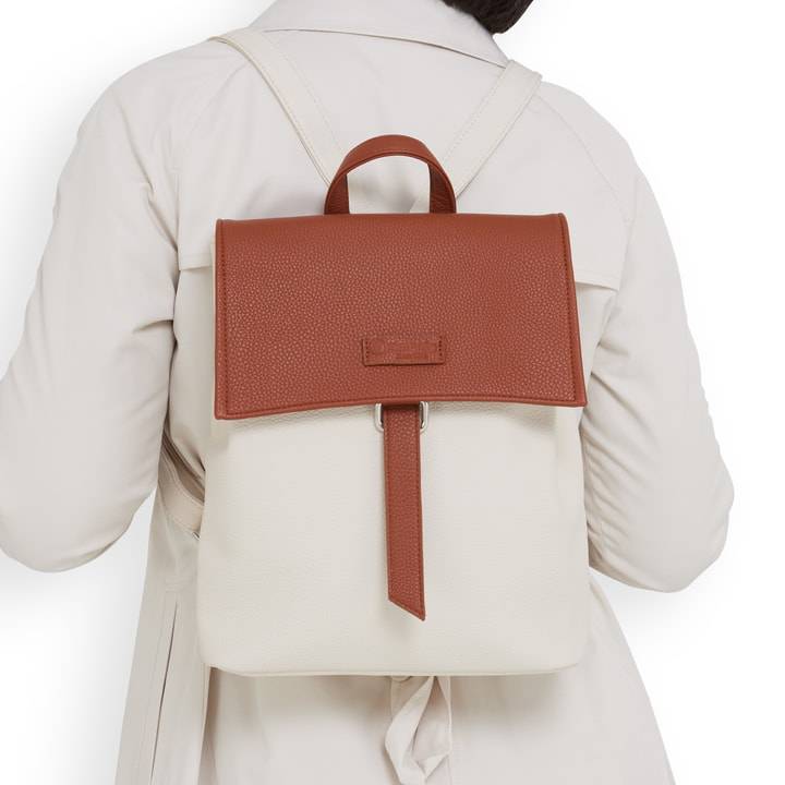 Remonte Artikelnummer Q0526-60 remonte Rucksack reinweiß-schokobraun Rabatt