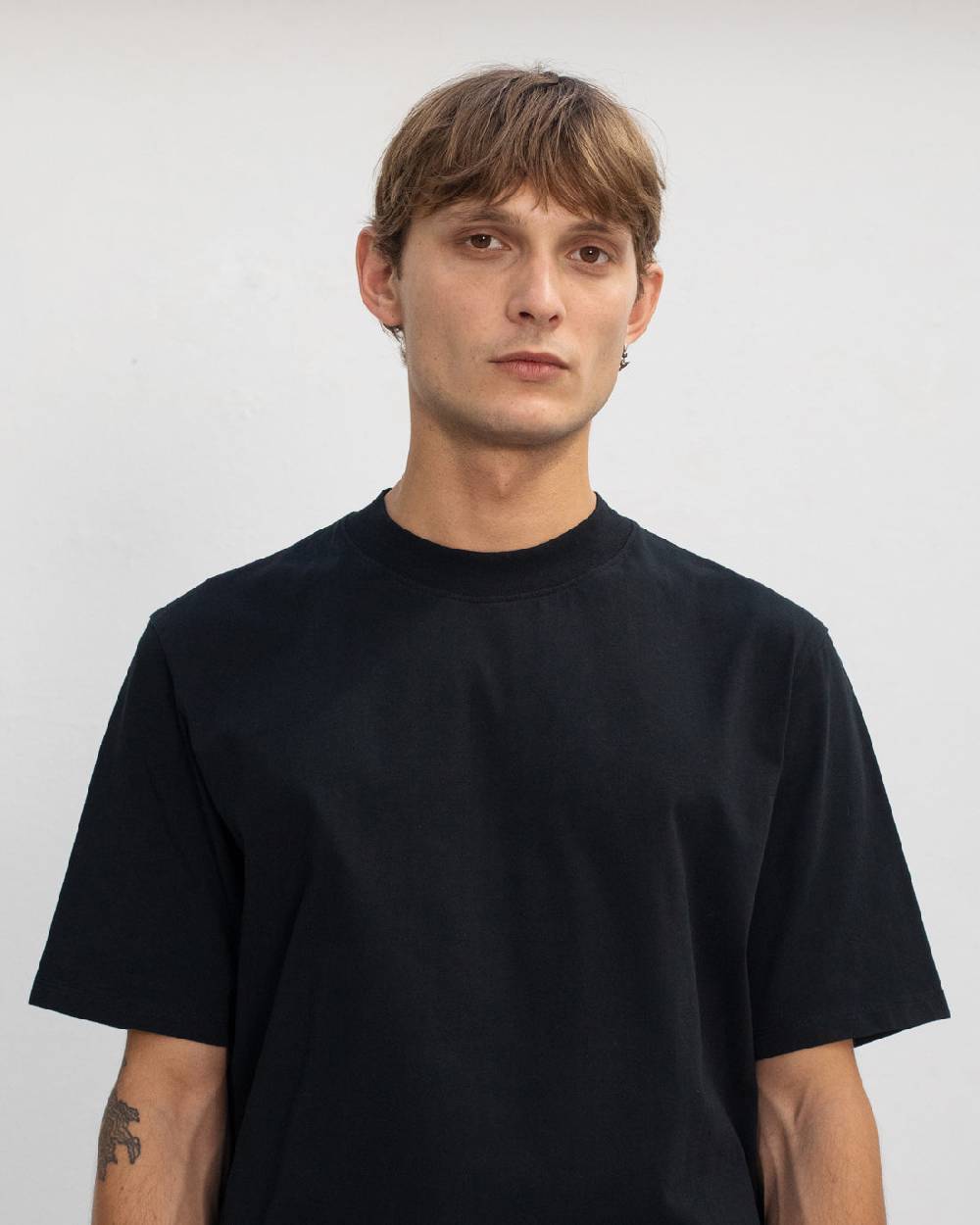 Rotholz Basic T-Shirt mit breitem Kragen Bio Baumwolle - Schwarz Schlussverkauf