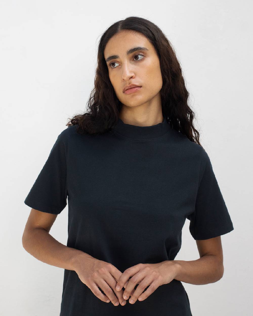 Rotholz Basic T-Shirt mit breitem Kragen Bio Baumwolle - Schwarz Black Friday