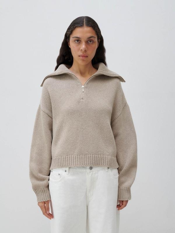 ABOUT YOU x Marie von Behrens ABOUT YOU x Marie von Behrens Pullover 'Valentina' (GRS) in Kitt Speichern exportieren