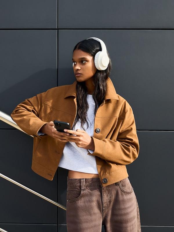 Bershka Bershka Jacke in Umbra Große Rabatte