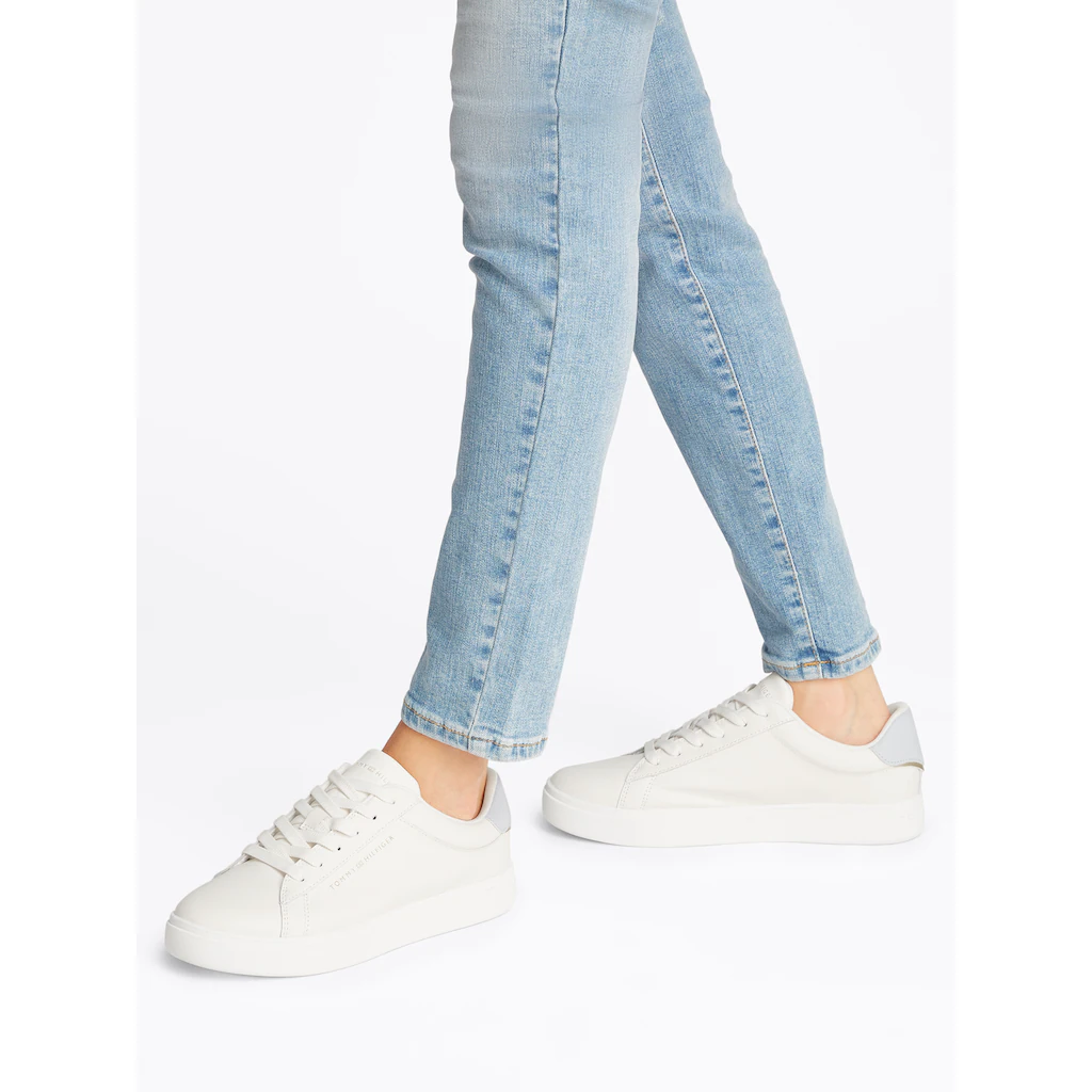 Tommy Hilfiger Plateausneaker »ESSENTIAL COURT SNEAKER« Freizeitschuh Halbschuh Schnürschuh mit Logoschriftzug online bestellen Super Rabatt