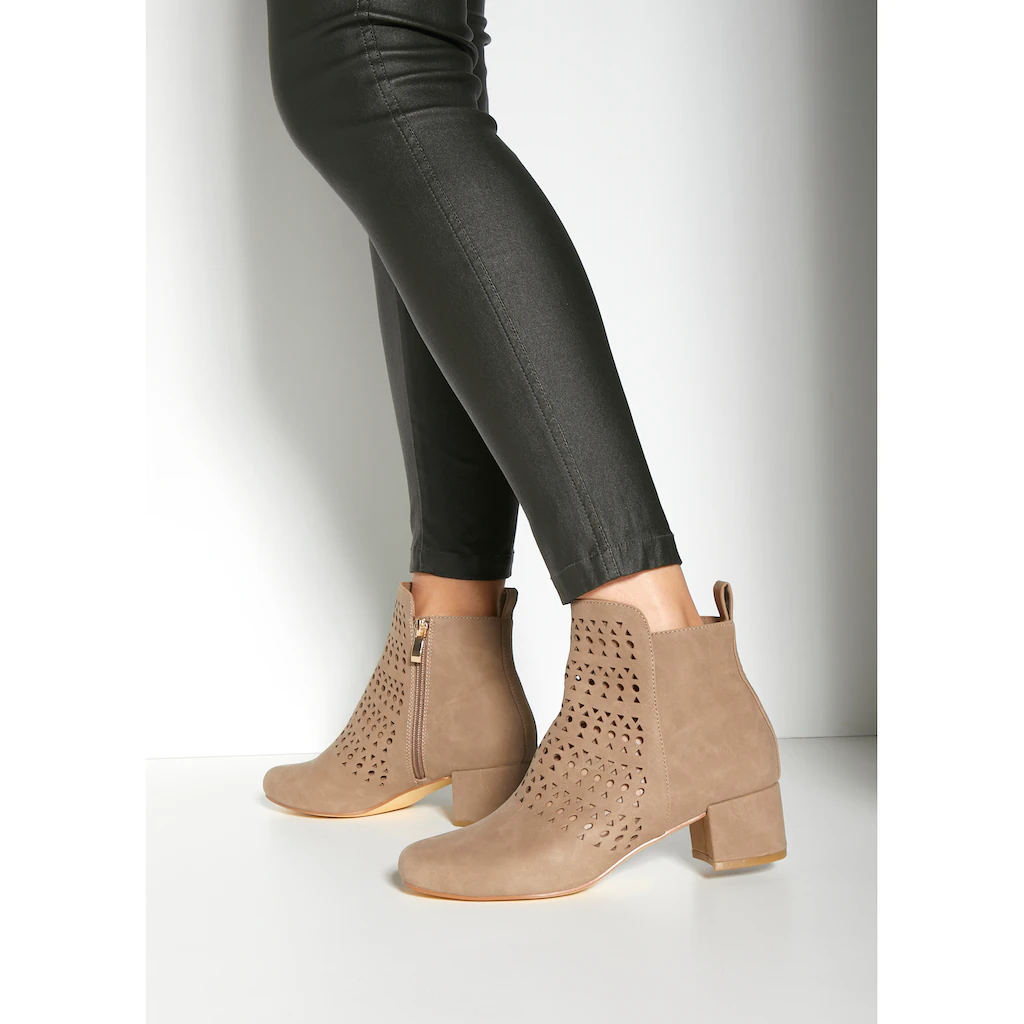 LASCANA Stiefelette Stiefel Boots mit kleinen Cut-Outs VEGAN online kaufen Angebote